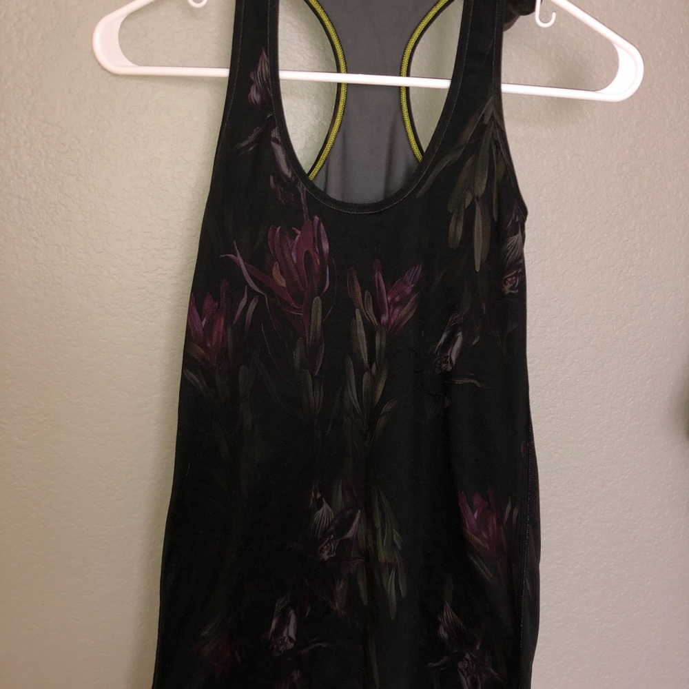 Lululemon tank